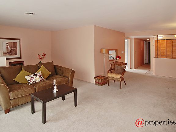 Living Room / Dining Room