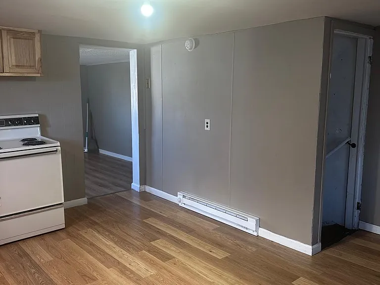 38 E Ridge St — Photo 4