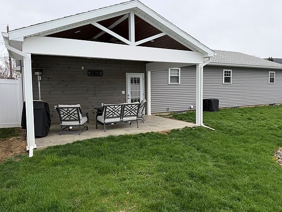 2nd image of 9 Crestview Dr W