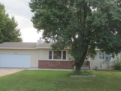 1030 N English Ct, Belle Plaine, KS, 67013