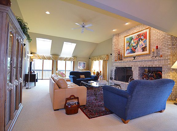 2nd image of 2441 Tall Oaks Dr #2441