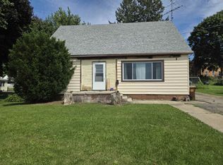 204 N Cherry Ave, Polo, IL 61064