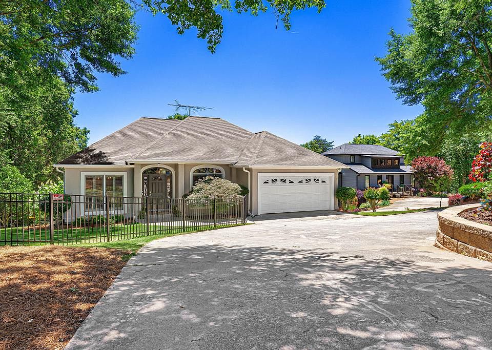 1st image of 166 Knox Cir
