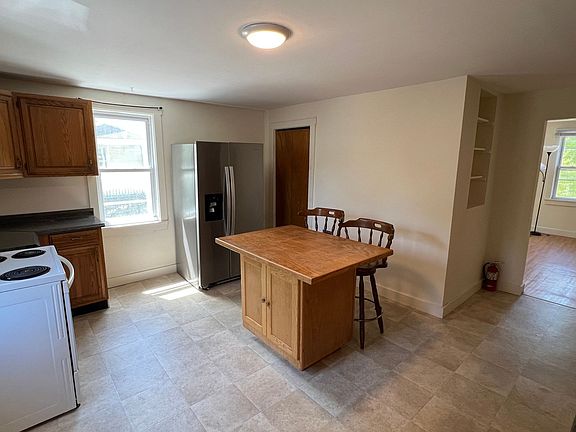 3rd image of 2 Creighton St #2C