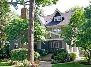 717 Elmwood Ave, Wilmette, IL