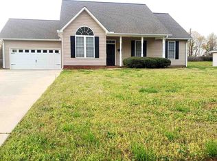 218 Hillcrest Commons Way, Spartanburg, SC 29307