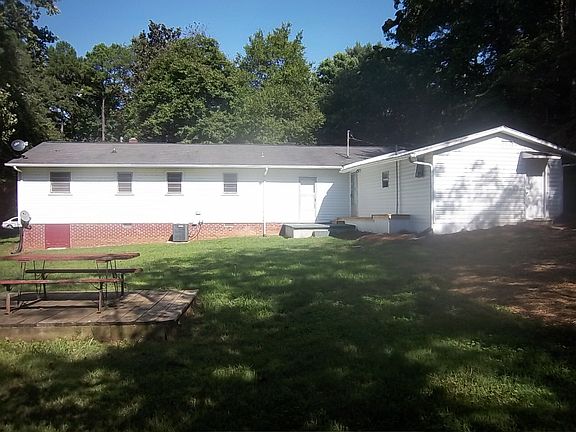 3rd image of 113 Beechwood St