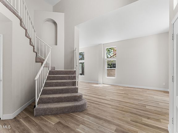 5th image of 709 Whitlatch Dr