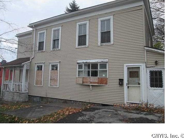 2nd image of 636 Carbon St