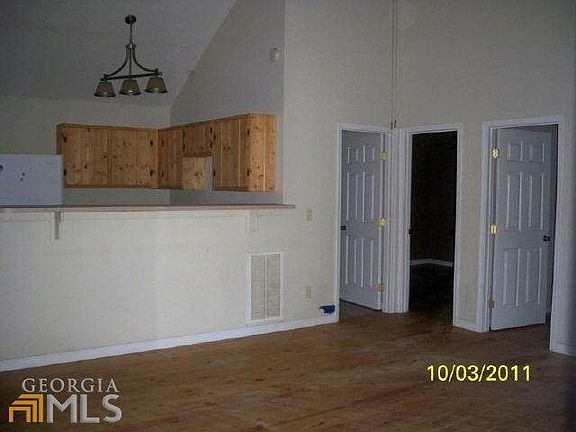 3rd image of 160 Village Park Dr