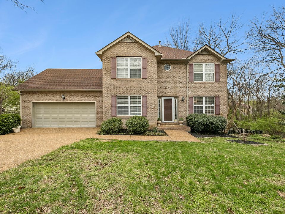 1st image of 121 Bentree Dr