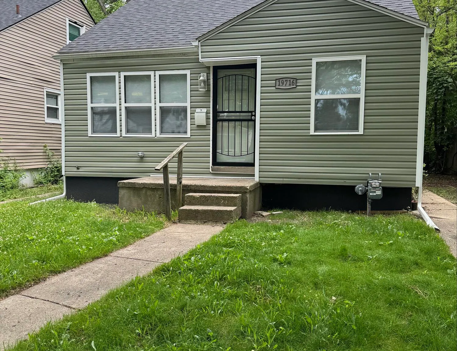 3 bed, 1.0 bath, 780 sqft, $1,450 — Photo 1