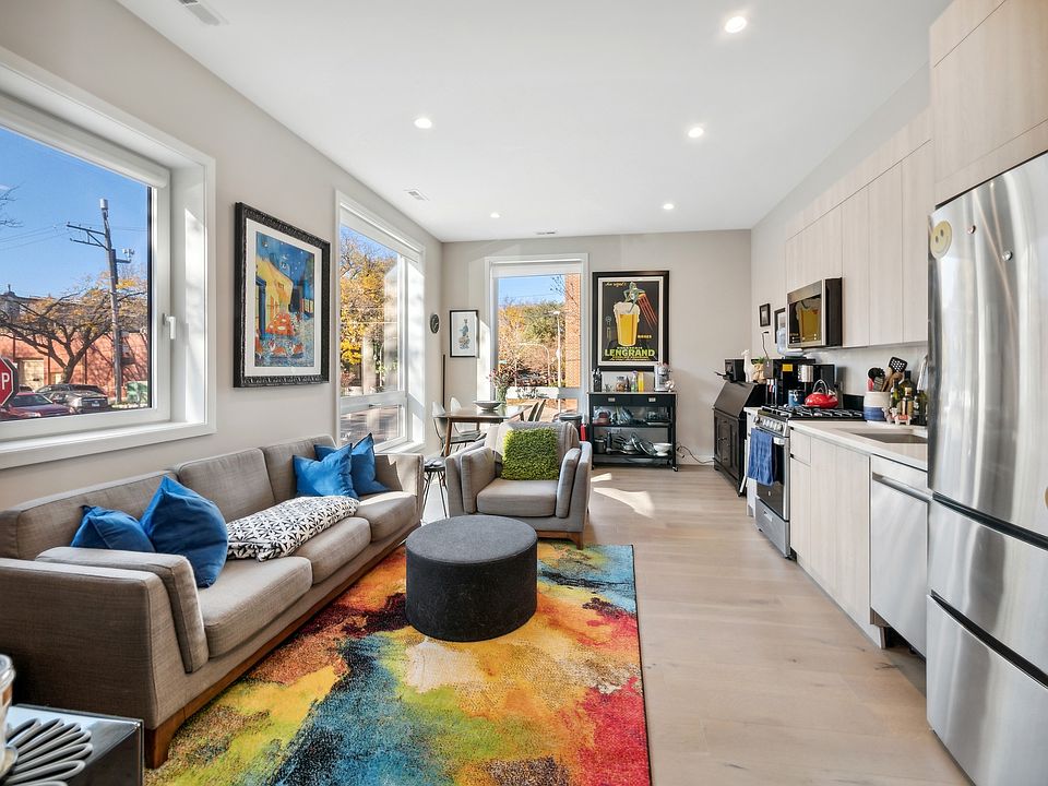 1st image of 3757 N Sheffield Ave #101