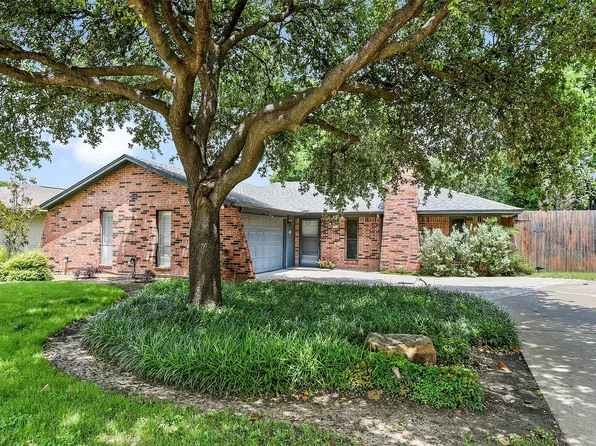 1701 Juniper Ln, Lewisville, TX 75077