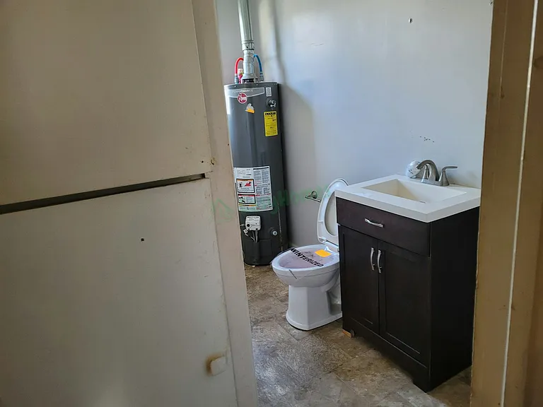 404 N Carroll St — Photo 15