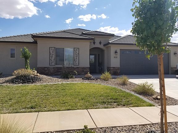 3rd image of 908 E Rockwood Ct