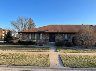 8231 Ashley Ln, Tinley Park, IL 60477