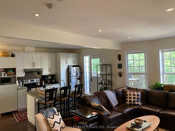 5th image of 543 Palmerston Blvd #3