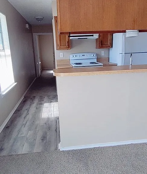 601GV — Photo 2