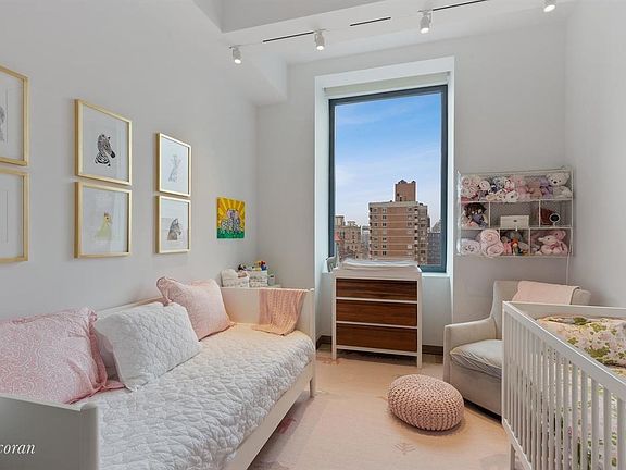 5th image of 88 Lexington Ave APT 1806