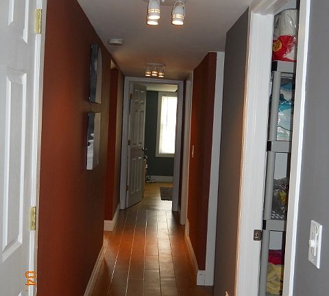 5th image of 803 Clawson St