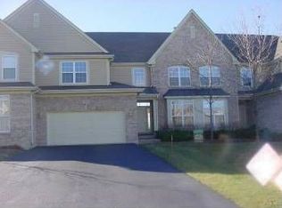 705 Stone Canyon Cir, Inverness, IL 60010