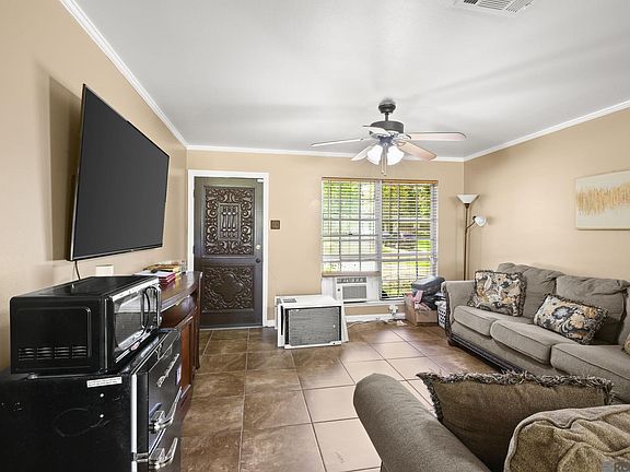 3rd image of 3328 Courtland Dr