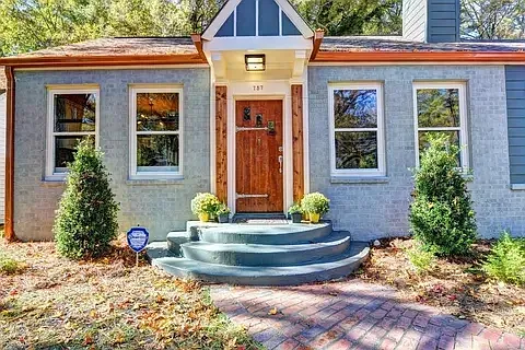 757 Kennolia Dr SW — Photo 1