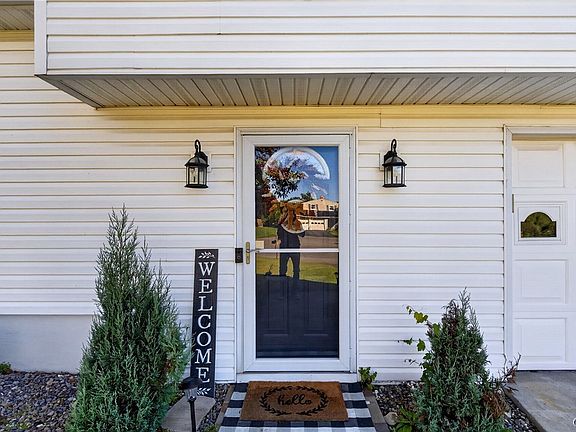 3rd image of 8162 Adamello Cir