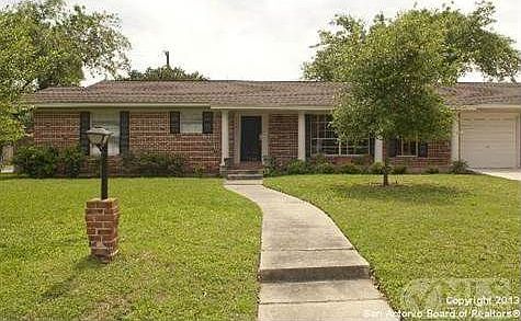 1st image of 1910 Edgehill Dr