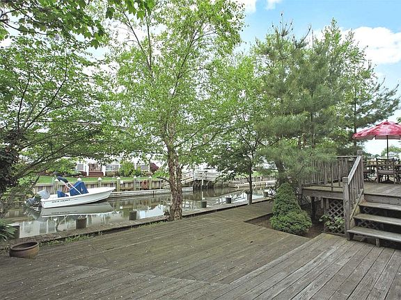 5th image of 14 Harrison Pl