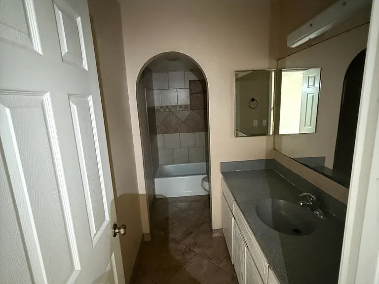 7624 N 44th Dr — Photo 11