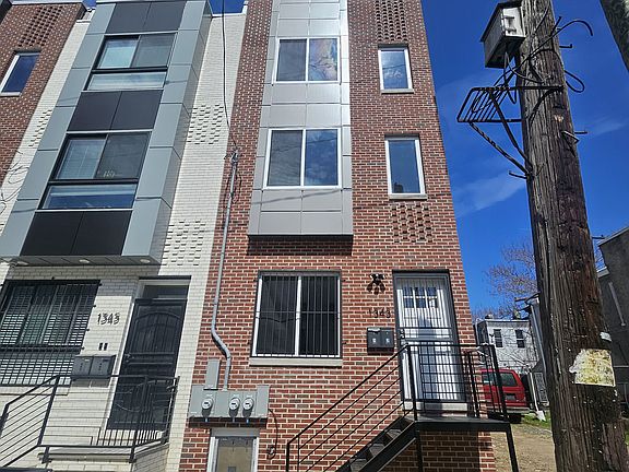 2nd image of 1343 W York St #B