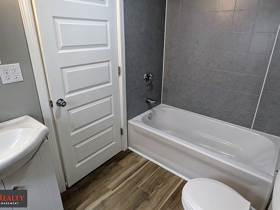 5th image of 941 Lafayette Ave #3