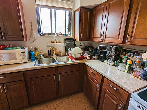5th image of 1300 W Farwell Ave #3R