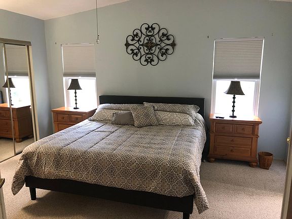 2nd image of 1536 Hillcrest Dr #Townhouse