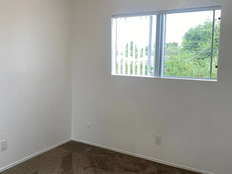 832 Grand Ave — Photo 6