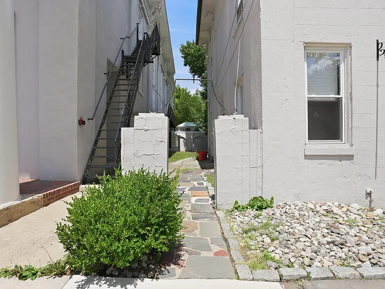 307 Kings Hwy E #1 — Photo 13