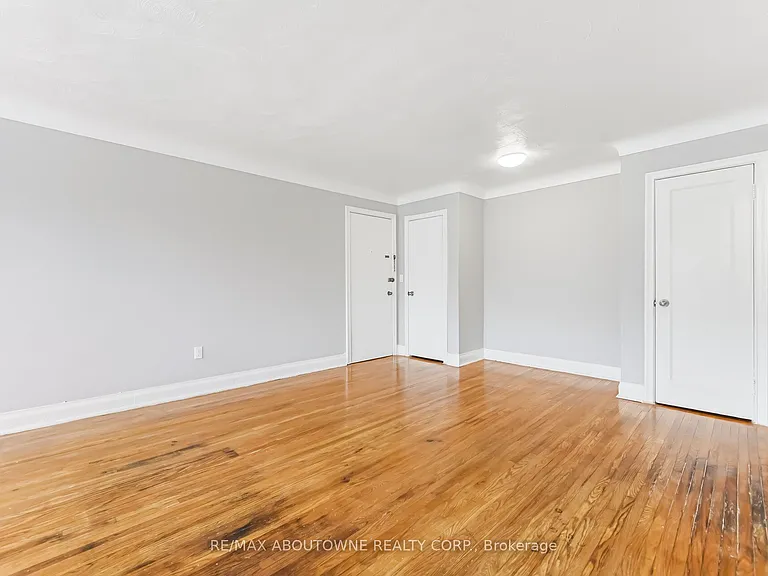 1037 Churchill Ave E #7 — Photo 9