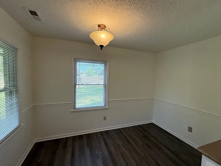 104 Shaverlee Ct — Photo 11
