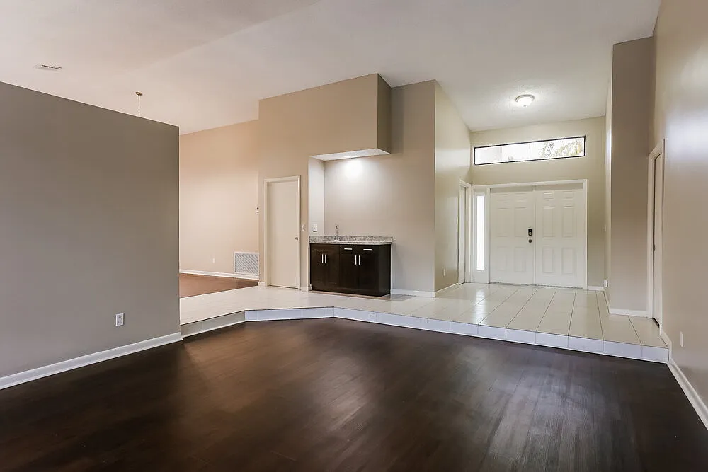 4 bed, 2.5 bath, 2445 sqft, $4,750 — Photo 4