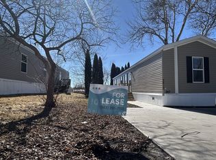 3217 W 52nd St, Davenport, IA 52806