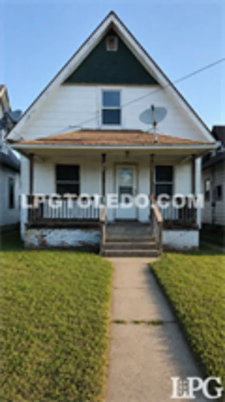 3 bed, 2.0 bath, 1260 sqft, $1,350 — Photo 1