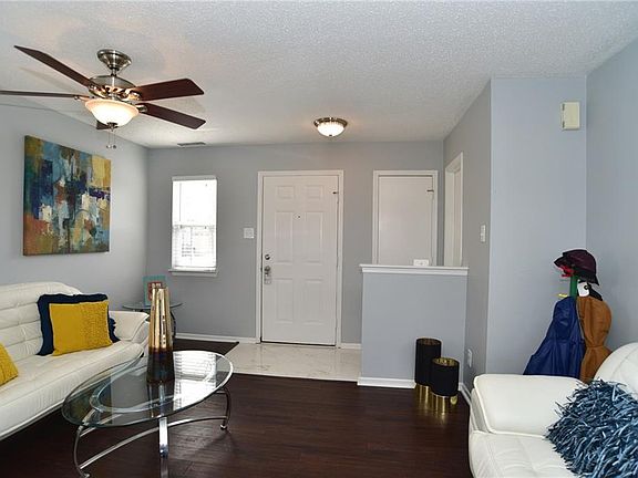 2nd image of 1318 Wilford Ln