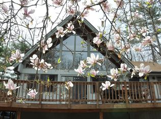 39 Lake Shore Dr W, Rock Hill, NY