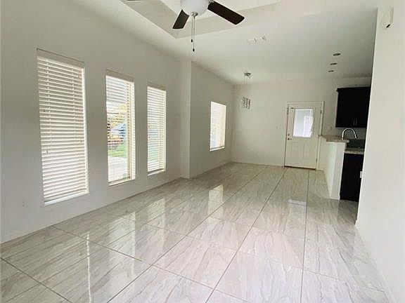 5th image of 1719 W Garrison Dr APT 2