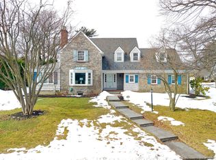 448 Abbey Road N, Manhasset, NY 11030