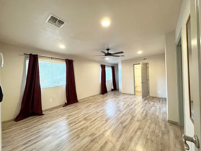 1327 S Yucca Dr — Photo 13