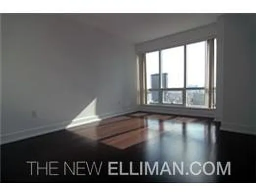 Rented by Douglas Elliman | media 19