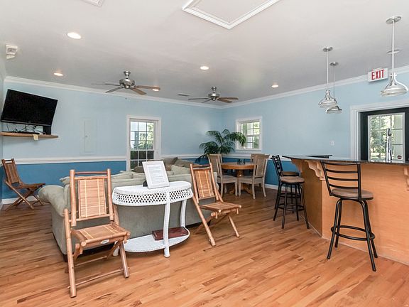 4th image of 214 Upham St Unit 8B